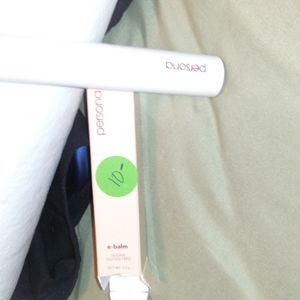 P e r s o n a lip balm